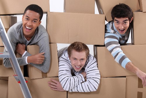 Secure temporary storage space for household and business items in Colneyhatch